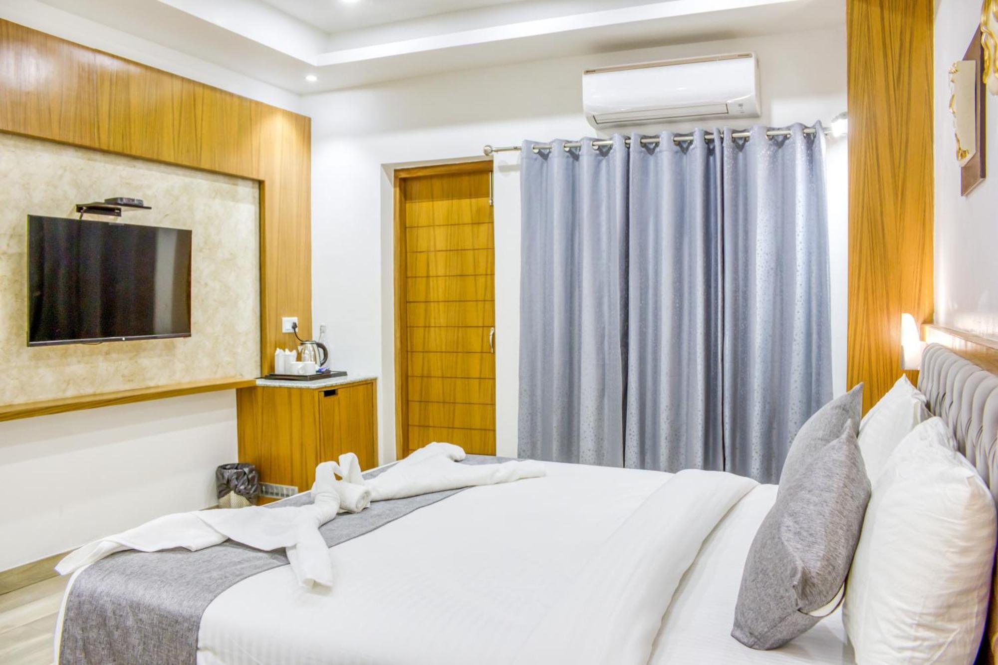 Zip By Spree Hotels Grand Legacy Prime Dehradun Exterior foto